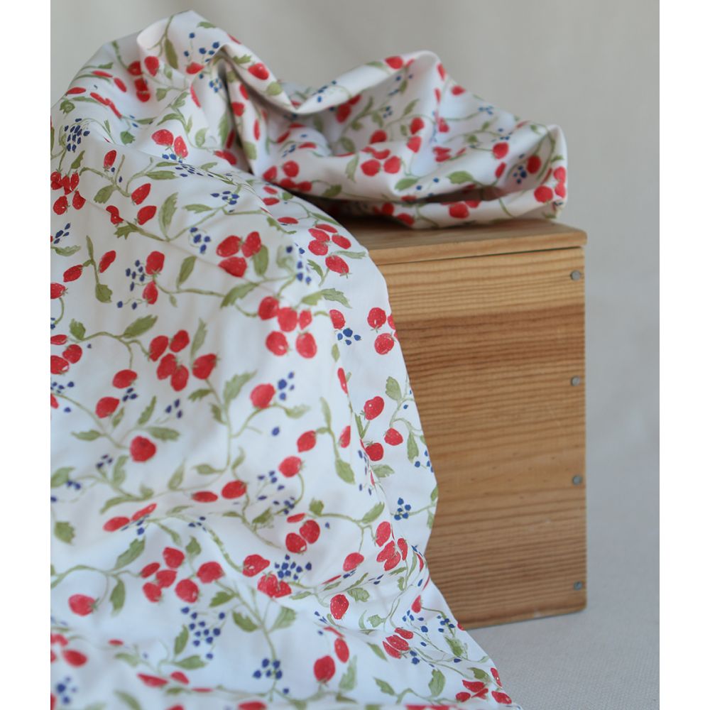 Mara - Popeline de coton imprimé fraises des bois