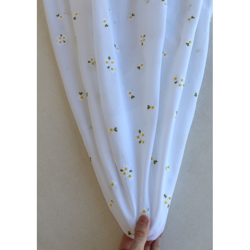Daphné - Voile de coton blanc broderies marguerites