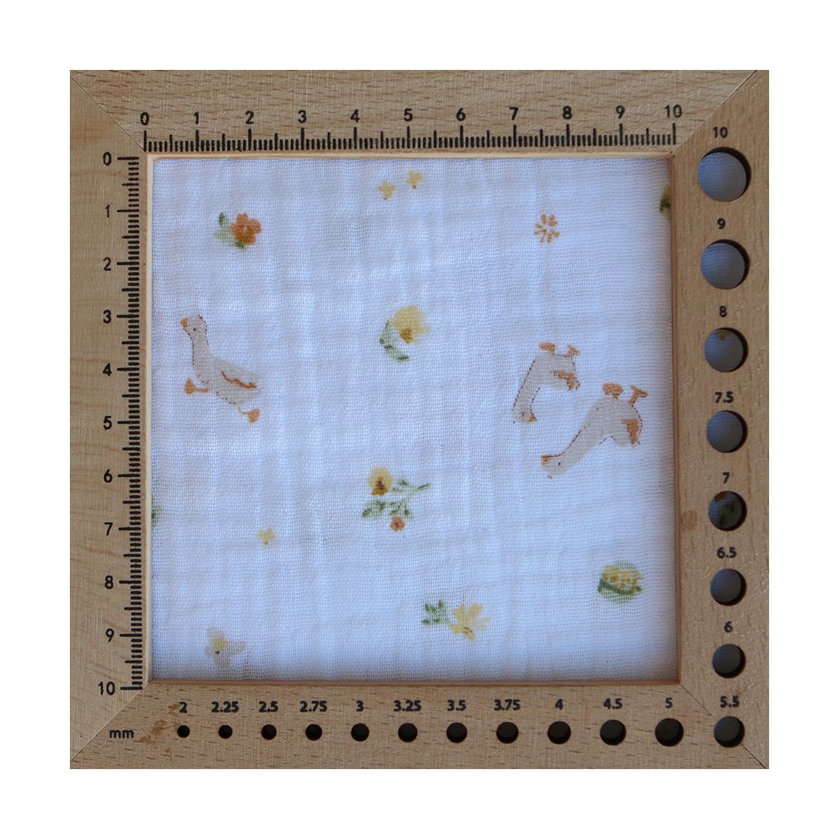 Octave - Double gaze de coton BIO blanc motif petites oies Octave - Double gaze de coton BIO blanc motif petites oies