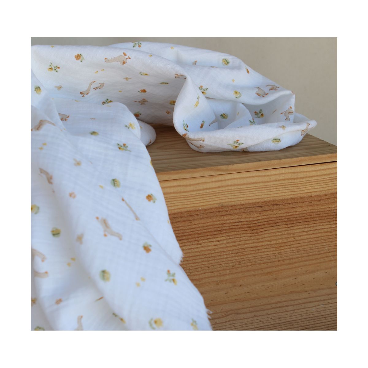 Octave - Double gaze de coton BIO blanc motif petites oies Octave - Double gaze de coton BIO blanc motif petites oies