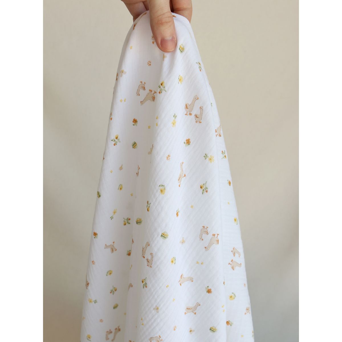 Octave - Double gaze de coton BIO blanc motif petites oies Octave - Double gaze de coton BIO blanc motif petites oies