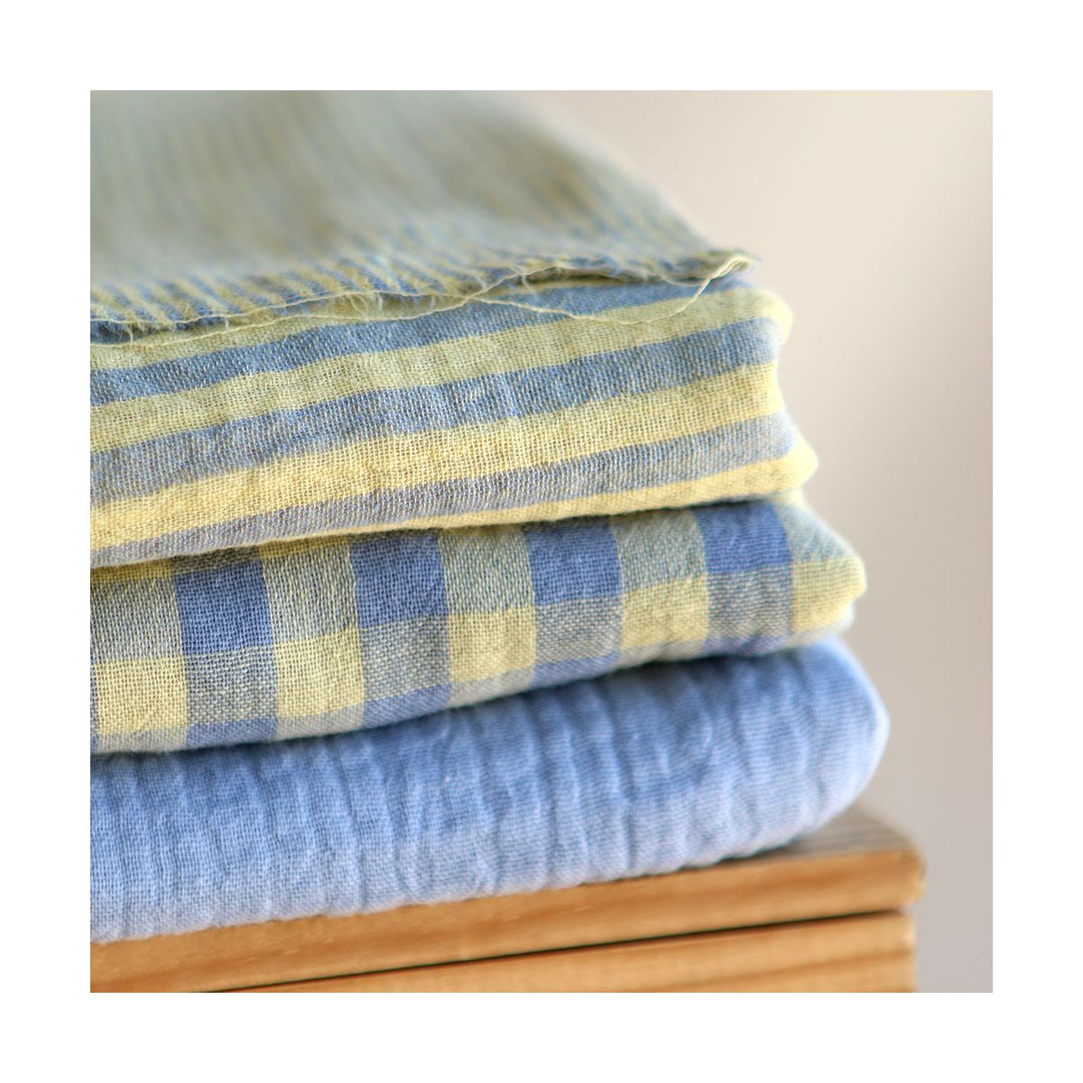 Double gaze de coton réversible vichy lemon et bleu baltique Double gaze de coton réversible vichy lemon et bleu baltique
