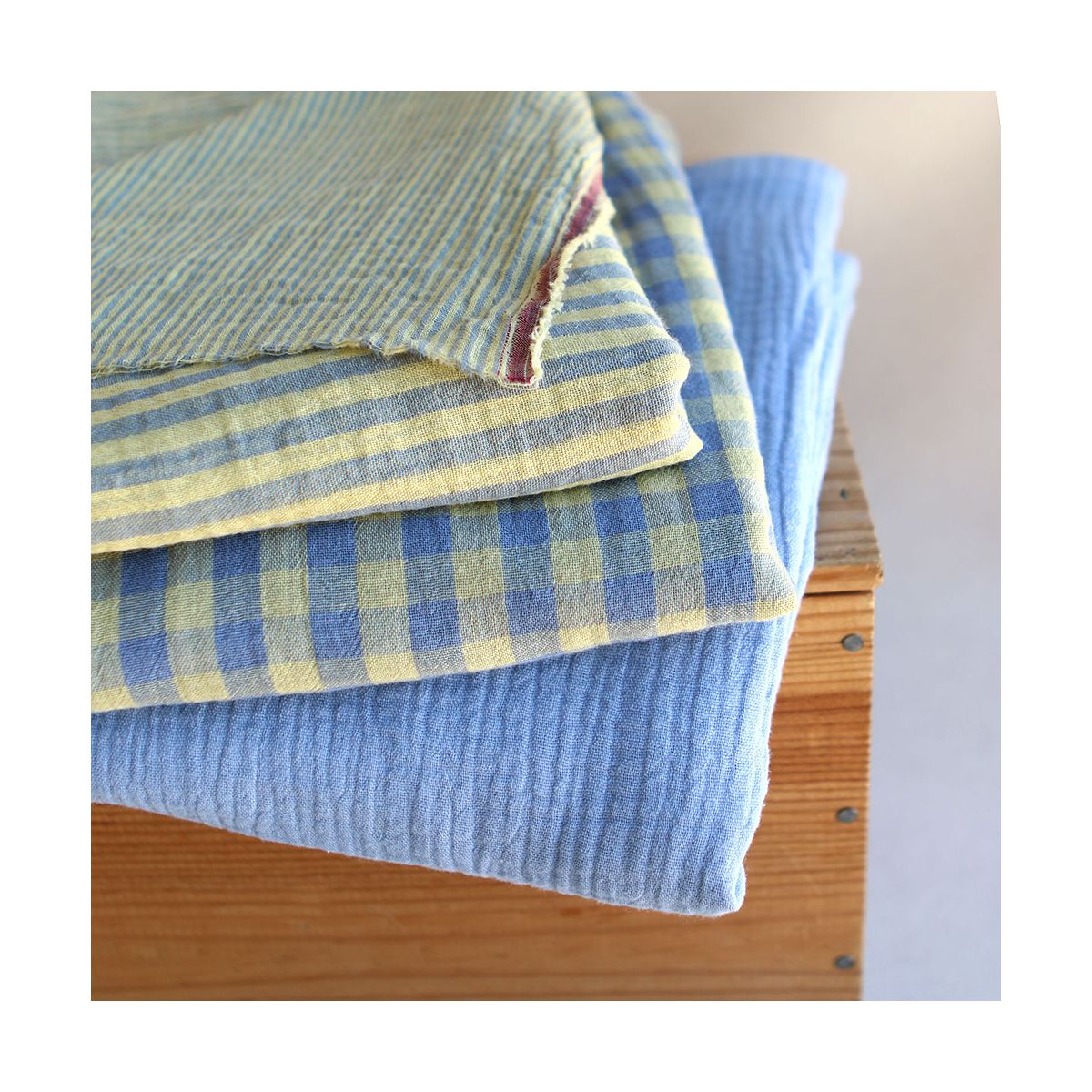 Double gaze de coton réversible vichy lemon et bleu baltique Double gaze de coton réversible vichy lemon et bleu baltique