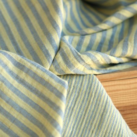 Double gaze de coton réversible rayures lemon et bleu baltique Double gaze de coton réversible rayures lemon et bleu baltique