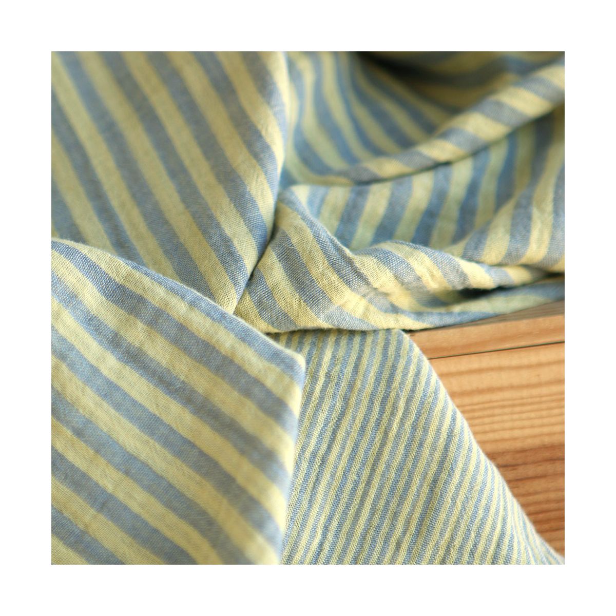 Double gaze de coton réversible rayures lemon et bleu baltique Double gaze de coton réversible rayures lemon et bleu baltique