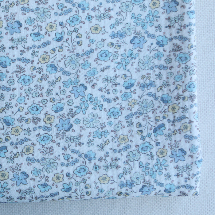 Albane - Double gaze de coton motif fleuri bleu ciel
