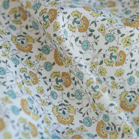 Valentine - Batiste de coton SILKYNE à imprimé fleuri orange et bleu Valentine - Batiste de coton SILKYNE à imprimé fleuri orange et bleu