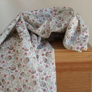 Valentine - Batiste de coton SILKYNE à imprimé fleuri marron framboise