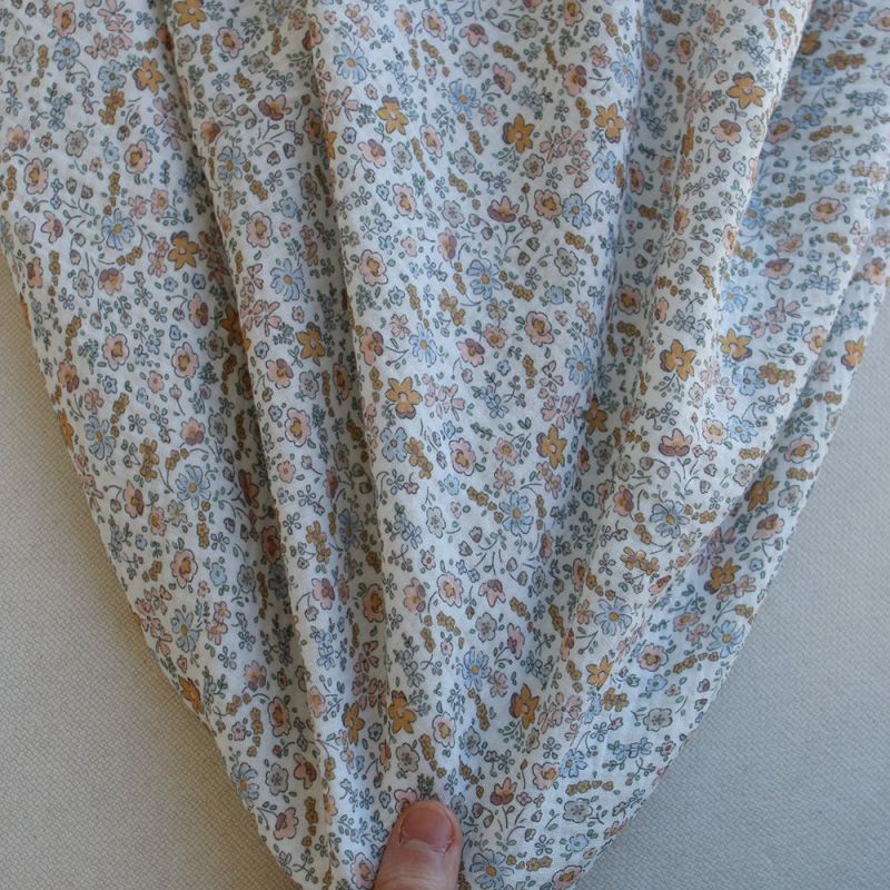 Albane - Double gaze de coton motif fleuri bleu ocre