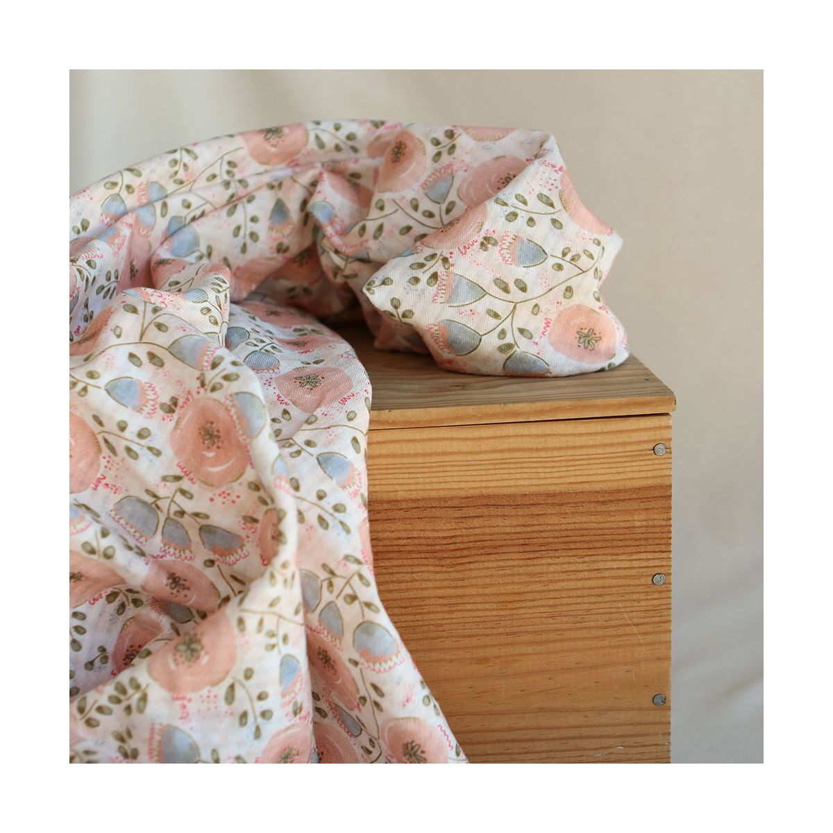 Guilia - Seersucker / Coton gaufré doux bleu tendre et corail nude Guilia - Seersucker / Coton gaufré doux bleu tendre et corail nude
