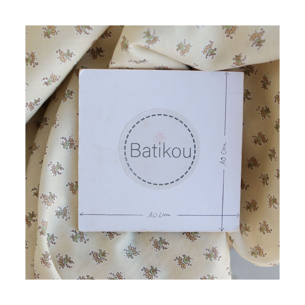 Leyna - Batiste de coton SILKYNE à imprimé petite indienne écru Leyna - Batiste de coton SILKYNE à imprimé petite indienne écru
