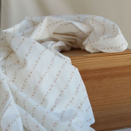 Alicia - Tissu coton texturé imprimé beige Alicia - Tissu coton texturé imprimé beige