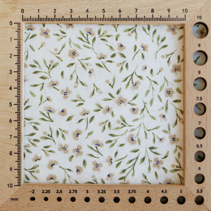 Noémie - Popeline de coton douce qualité SWEET lait fleuri vert et beige