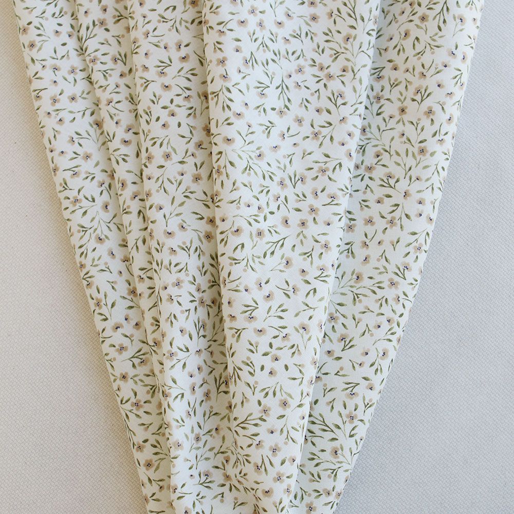 Noémie - Popeline de coton douce qualité SWEET lait fleuri vert et beige