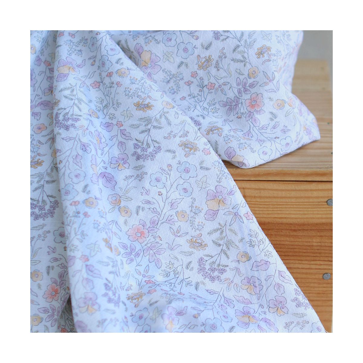 Faustine - Coton lavé bio blanc fleuri pastel Faustine - Coton lavé bio blanc fleuri pastel