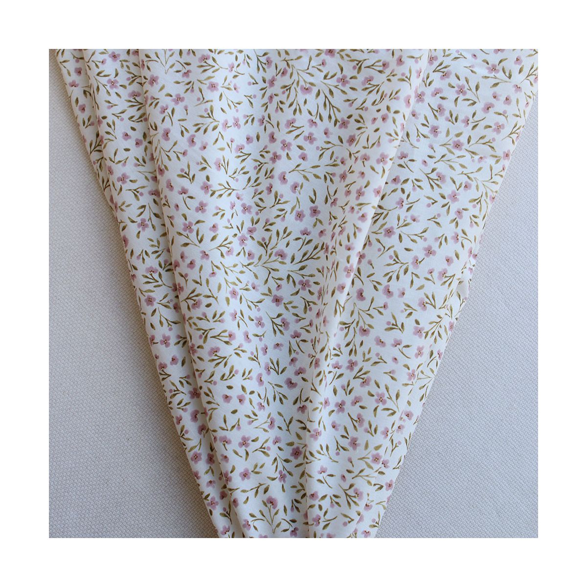 Noémie - Popeline de coton douce qualité SWEET lait fleuri vert et bois de rose