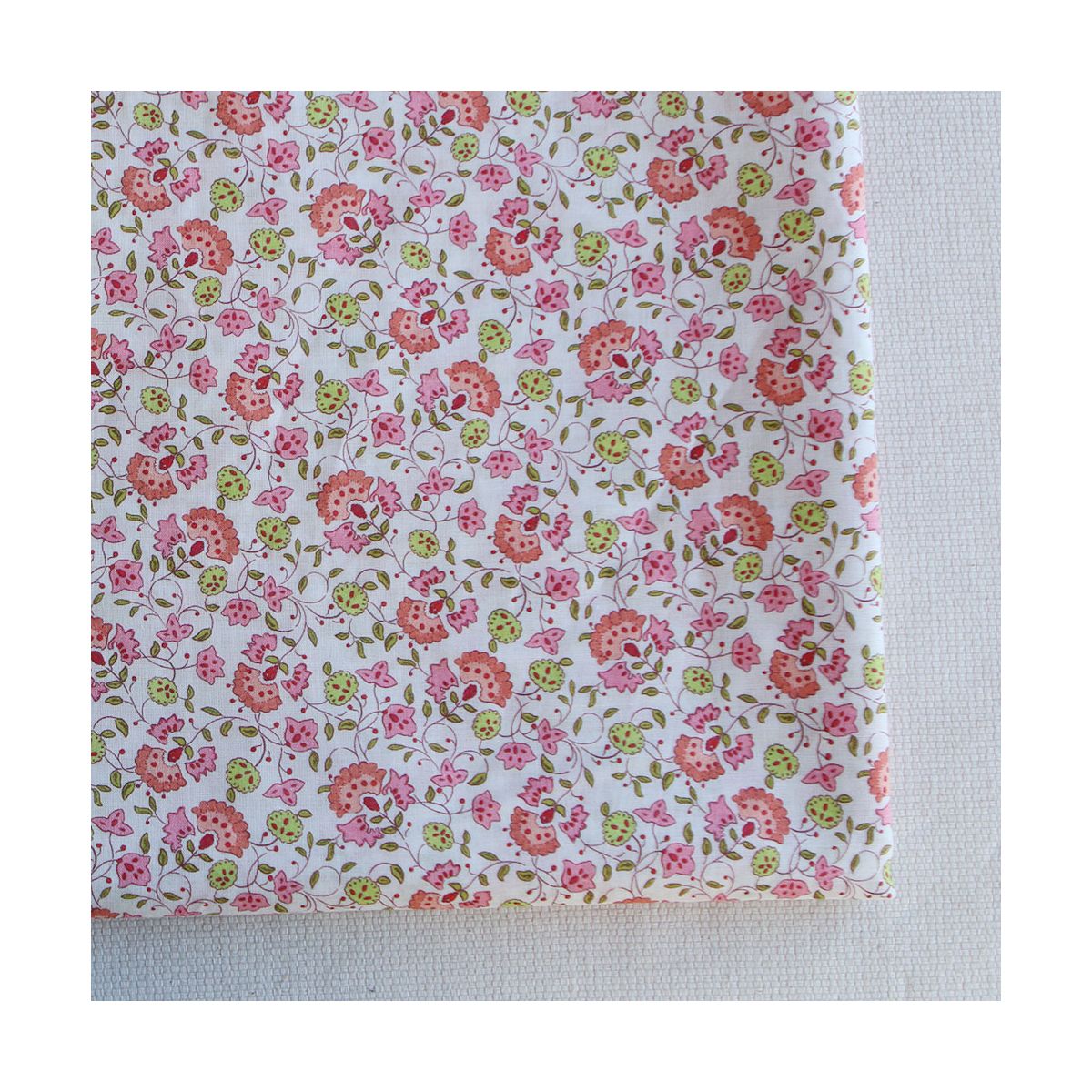 Valentine - Batiste de coton SILKYNE à imprimé fleuri lime rose Valentine - Batiste de coton SILKYNE à imprimé fleuri lime rose