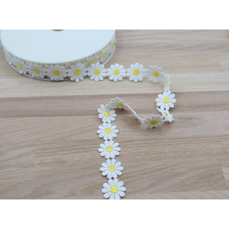 Galon guipure pâquerettes coeur JAUNE  25mm x 1m