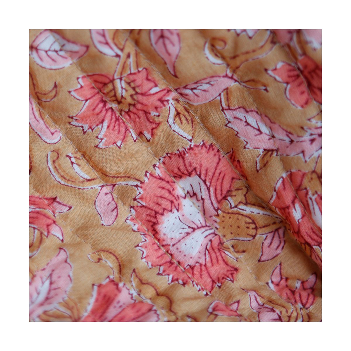ISHA - Tissu indien matelassé double face coton hand block largeur 100cm ISHA - Tissu indien matelassé double face coton hand block largeur 100cm