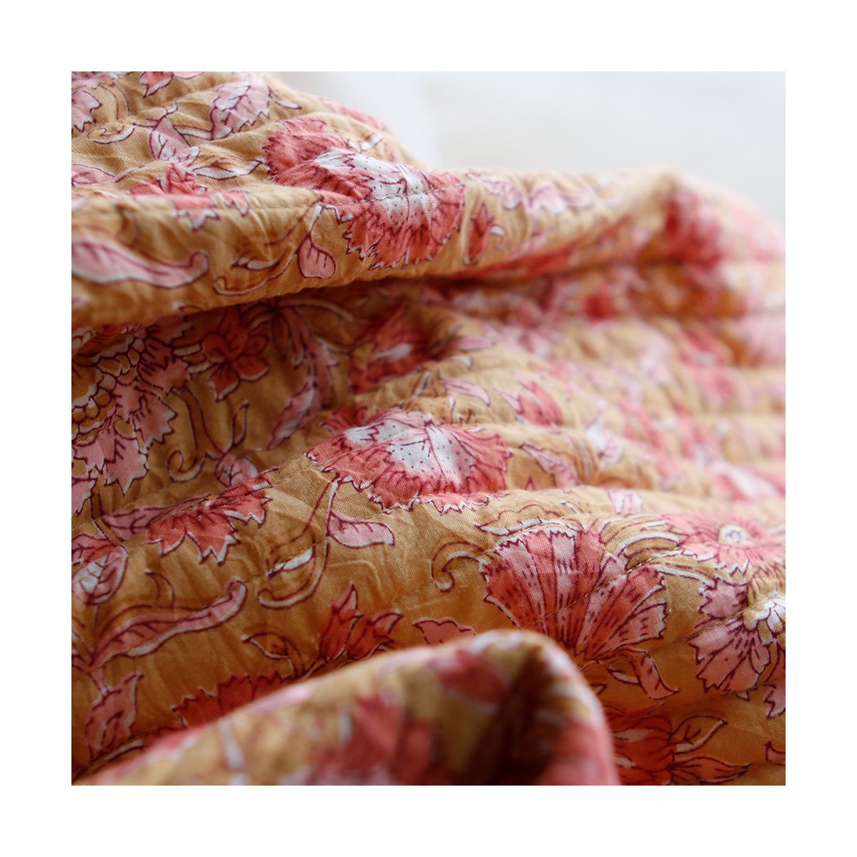 ISHA - Tissu indien matelassé double face coton hand block largeur 100cm ISHA - Tissu indien matelassé double face coton hand block largeur 100cm