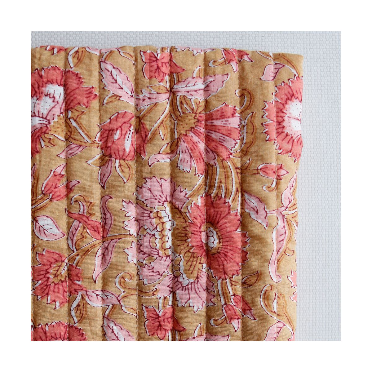 ISHA - Tissu indien matelassé double face coton hand block largeur 100cm ISHA - Tissu indien matelassé double face coton hand block largeur 100cm