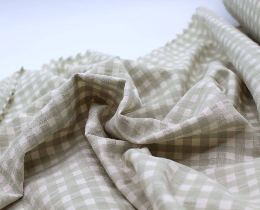 Seersucker / Coton gaufré  vert amande écru vichy moyen