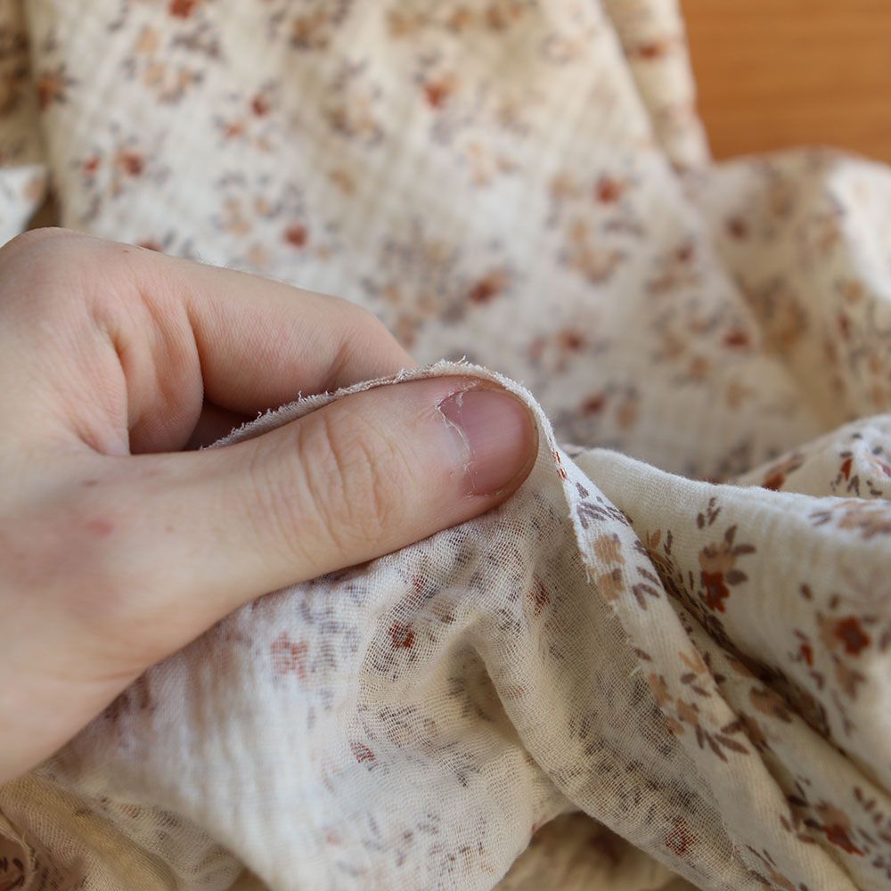 Namra - Double gaze de coton fond écru motif fleuri