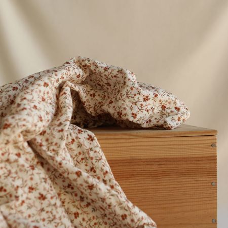 Betina - Double gaze de coton imprimé fleuri ocre Betina - Double gaze de coton imprimé fleuri ocre