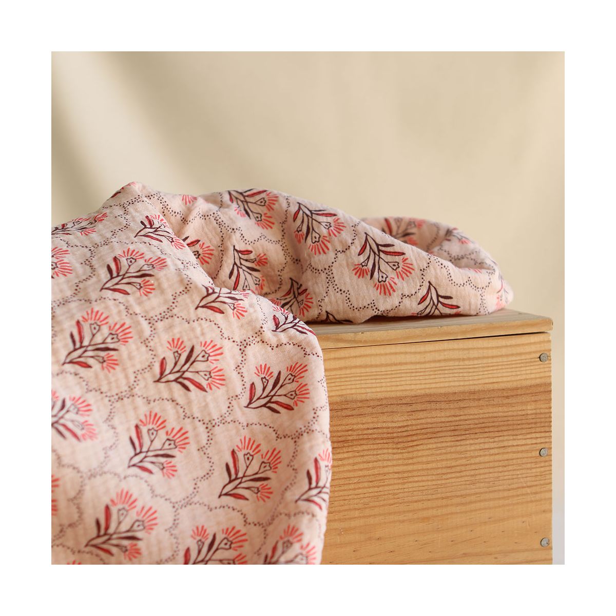 Luly - Double gaze de coton fond vieux rose Luly - Double gaze de coton fond vieux rose