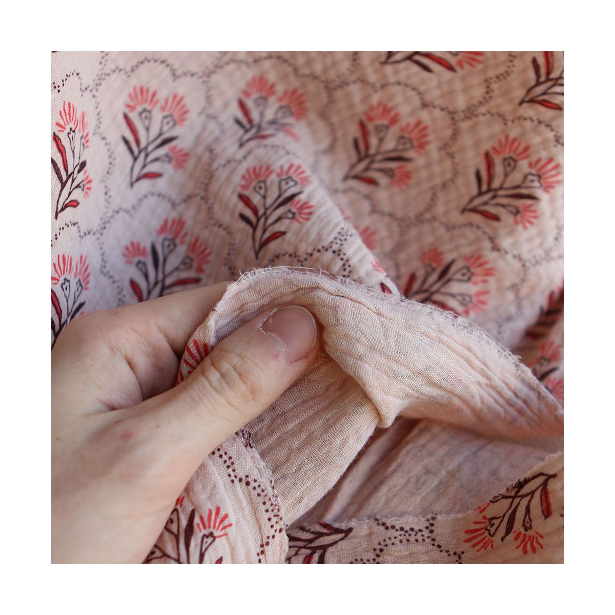 Luly - Double gaze de coton fond vieux rose Luly - Double gaze de coton fond vieux rose