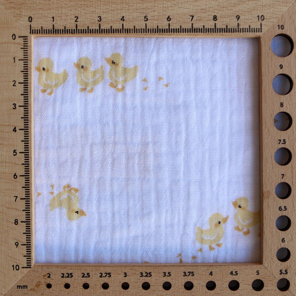 Cannetons - Double gaze de coton fond blanc motif cannetons jaunes