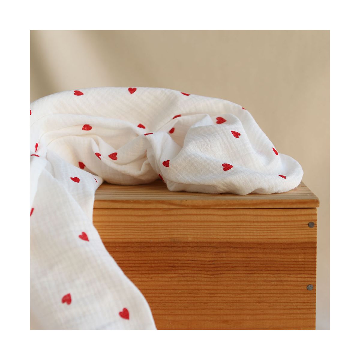 Corazon - Double gaze de coton imprimé coeurs rouges Corazon - Double gaze de coton imprimé coeurs rouges