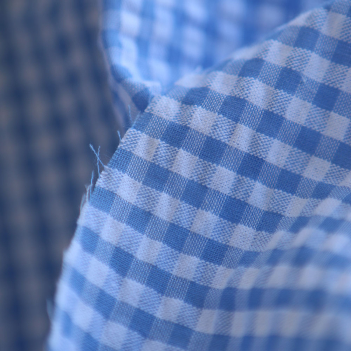Seersucker / Coton mélangé gaufré vichy blanc et bleu ciel