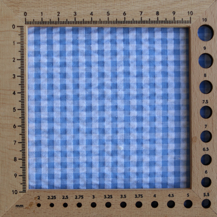 Seersucker / Coton mélangé gaufré vichy blanc et bleu ciel