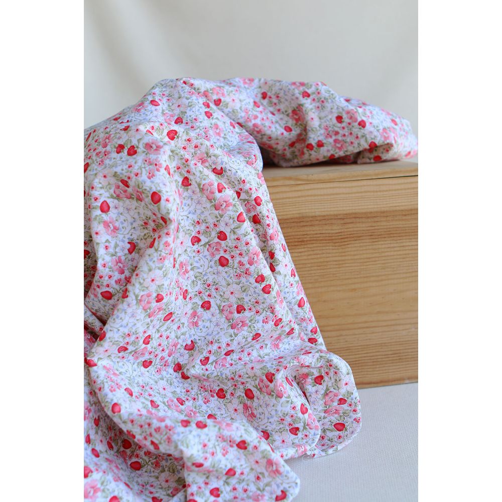 Gariguette - Popeline de coton BIO imprimé fleurs et fraises