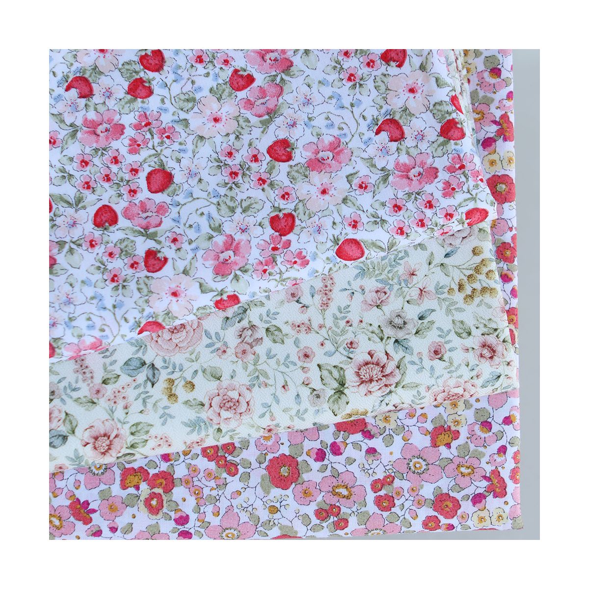 Lola - Coton mélangé viscose imprimé fleuri Lola - Coton mélangé viscose imprimé fleuri