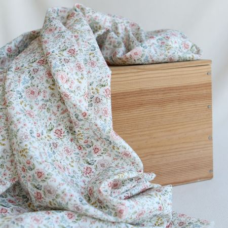 Lola - Coton mélangé viscose imprimé fleuri Lola - Coton mélangé viscose imprimé fleuri