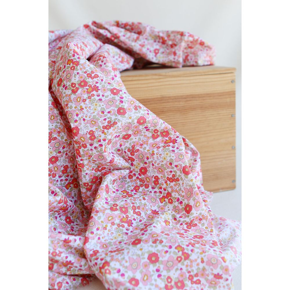 Clélie - Batiste de coton BIO à imprimé fleuri corail