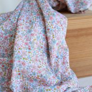 Clélie - Batiste de coton BIO à imprimé fleuri rose, bleu et vert