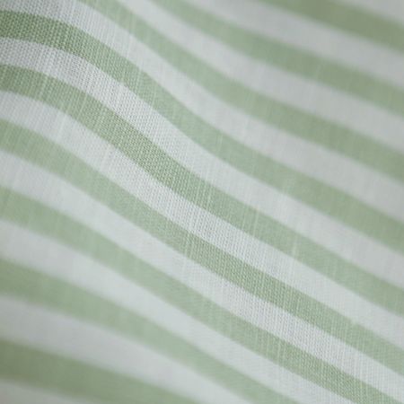 Lucas - Tissu lin coton rayures 6mm blanc lait et vert amande Lucas - Tissu lin coton rayures 6mm blanc lait et vert amande