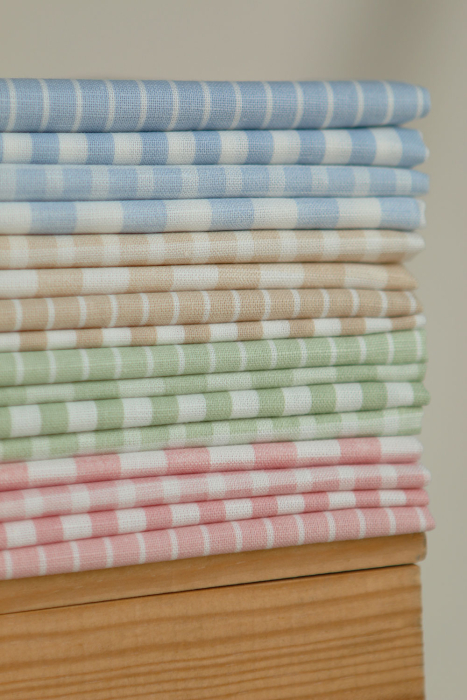 Baptiste - Tissu lin coton rayures 1mm blanc lait et vert amande