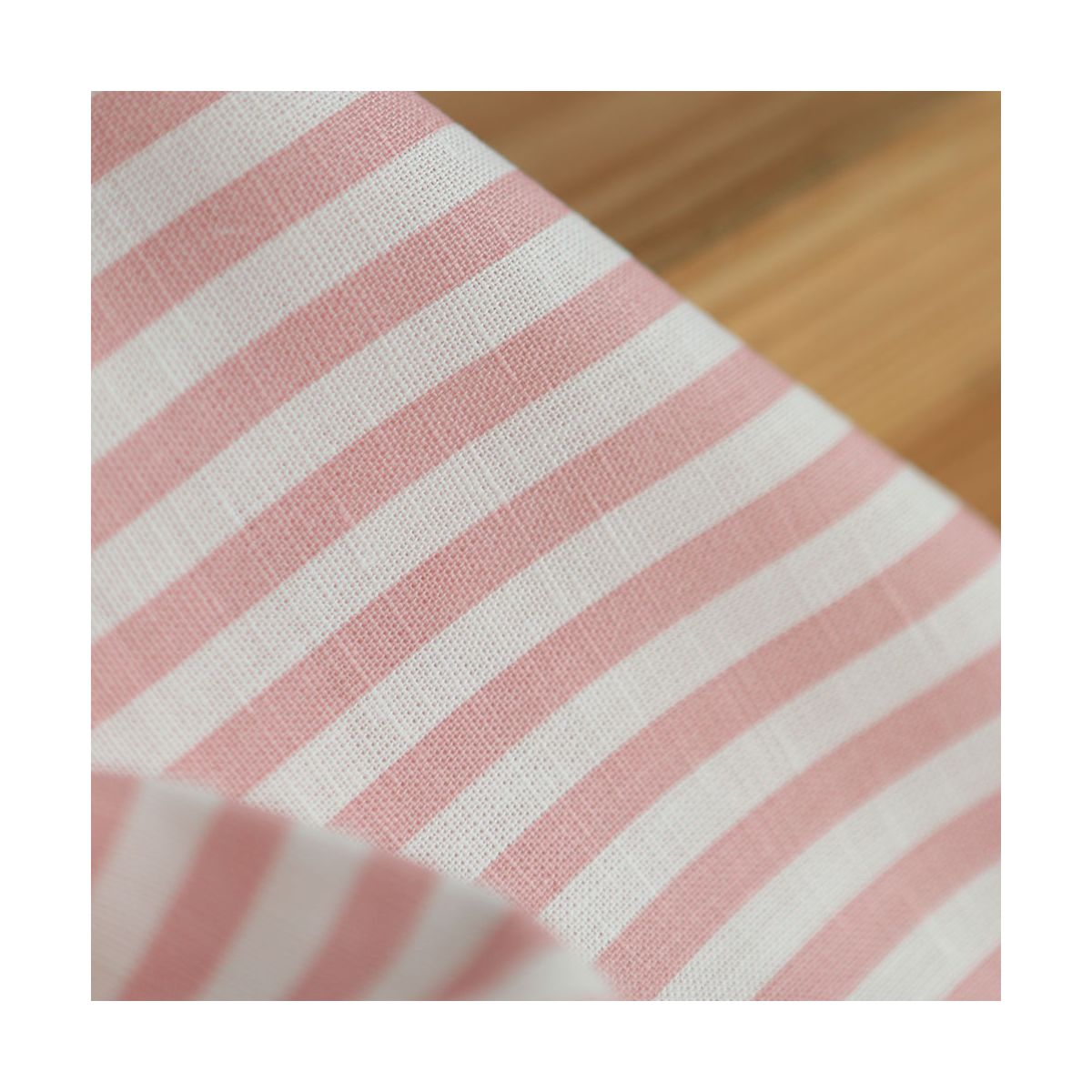 Lucas - Tissu lin coton rayures 6mm blanc lait et rose blush Lucas - Tissu lin coton rayures 6mm blanc lait et rose blush