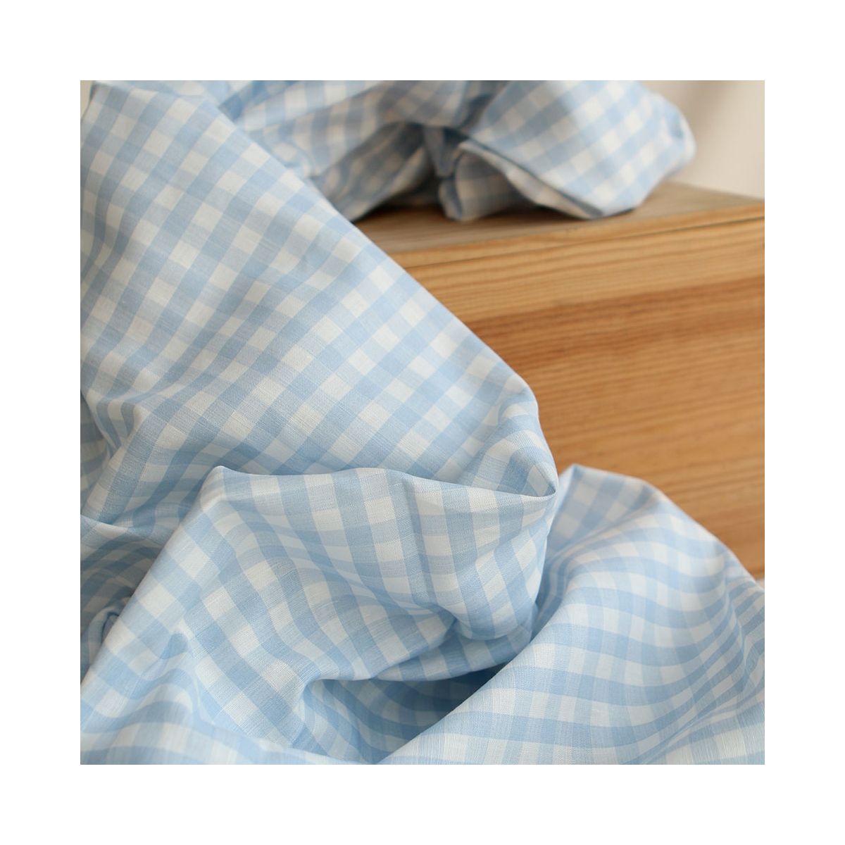 Victor - Tissu lin coton vichy 7mm blanc lait et bleu horizon Victor - Tissu lin coton vichy 7mm blanc lait et bleu horizon
