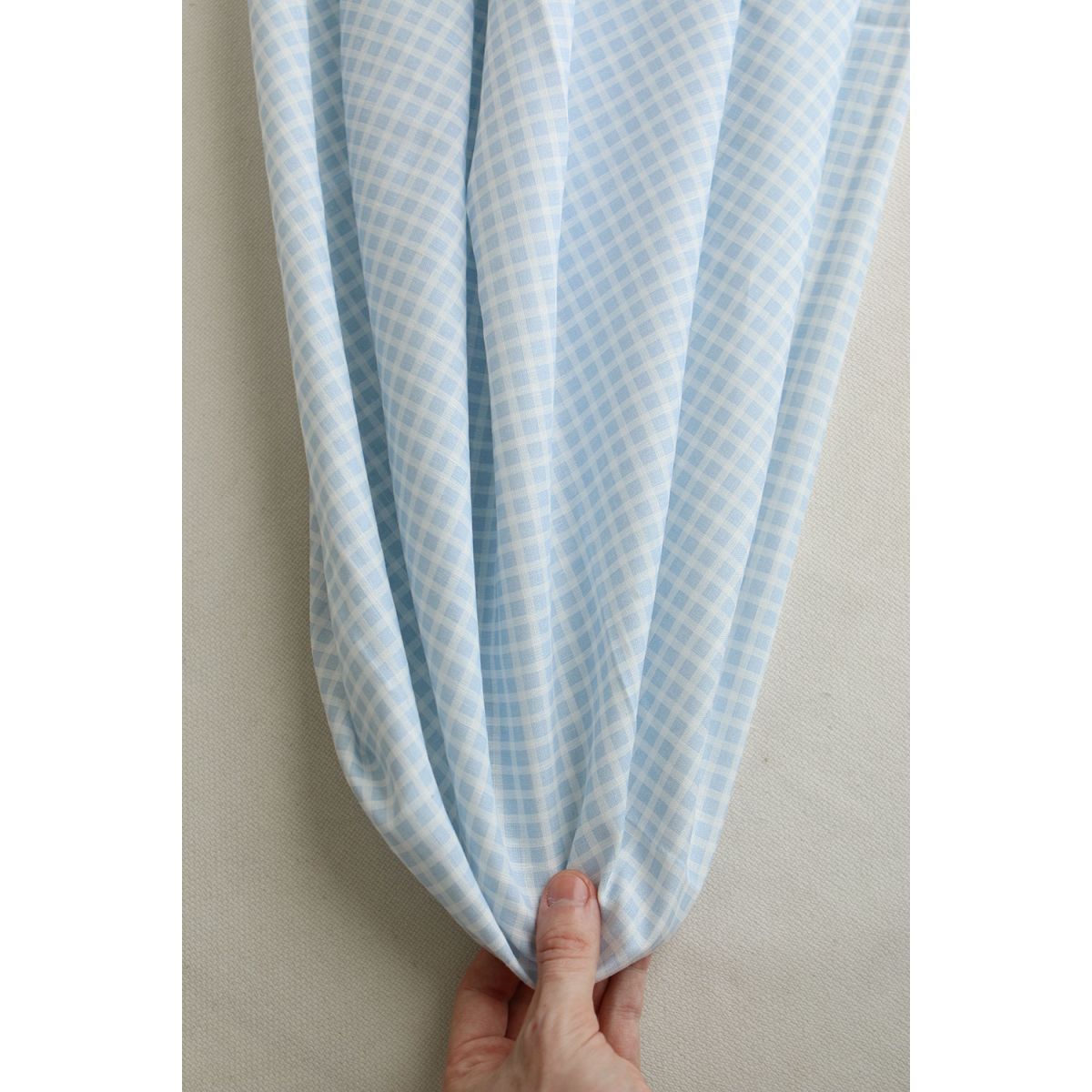 Paul - Tissu lin coton quadrillage 6mm blanc lait et bleu horizon Paul - Tissu lin coton quadrillage 6mm blanc lait et bleu horizon
