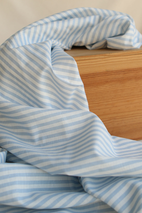 Lucas - Tissu lin coton rayures 6mm blanc lait et bleu horizon