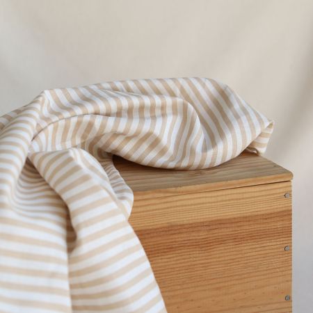 Lucas - Tissu lin coton rayures 6mm blanc lait et beige Lucas - Tissu lin coton rayures 6mm blanc lait et beige
