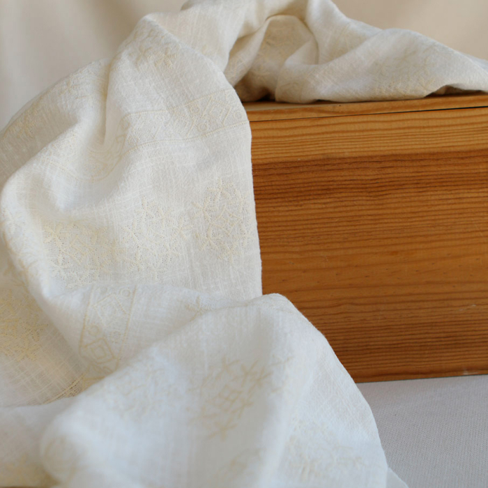 Gaze de coton BIO blanc lait broderie anglaise écru