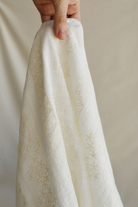 Gaze de coton BIO blanc lait broderie anglaise écru