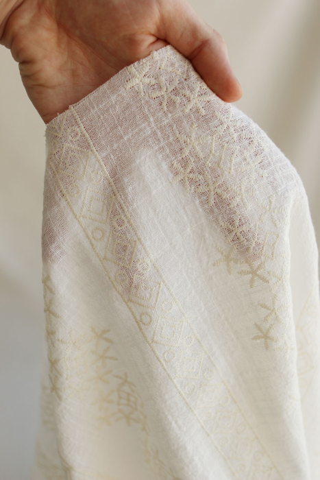Gaze de coton BIO blanc lait broderie anglaise écru