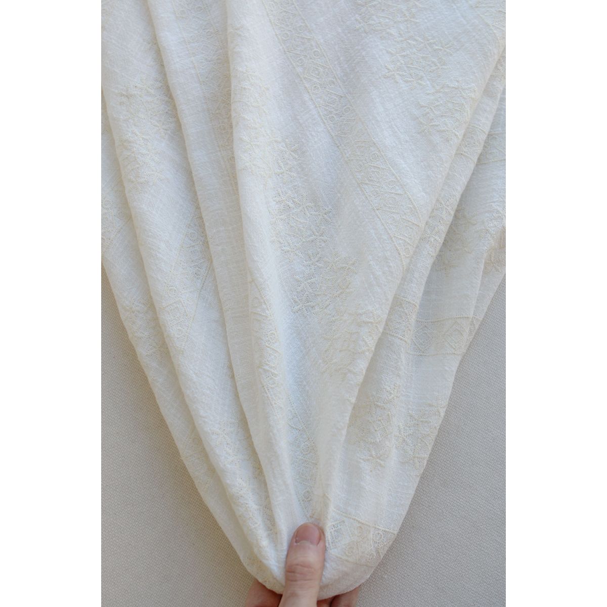 Gaze de coton BIO blanc lait broderie anglaise écru Gaze de coton BIO blanc lait broderie anglaise écru